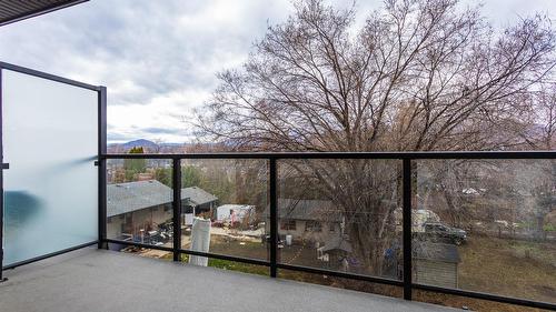 307-1274 Devonshire Avenue, Kelowna, BC - Outdoor