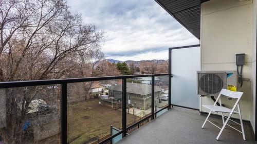 307-1274 Devonshire Avenue, Kelowna, BC - Outdoor With Exterior