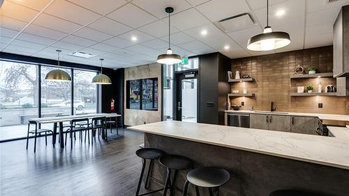 307-1274 Devonshire Avenue, Kelowna, BC - Indoor