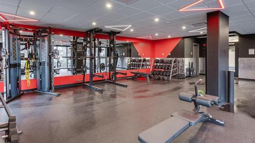 307-1274 Devonshire Avenue, Kelowna, BC - Indoor Photo Showing Gym Room