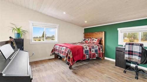 5469 Riverview Frontage Road, Ta Ta Creek, BC - Indoor
