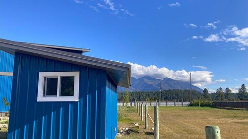 5469 Riverview Frontage Road, Ta Ta Creek, BC - Outdoor