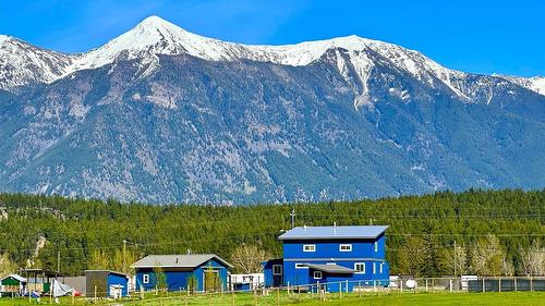 5469 Riverview Frontage Road, Ta Ta Creek, BC - Outdoor