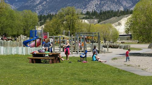 3302-205 Third Avenue, Invermere, BC - Outdoor