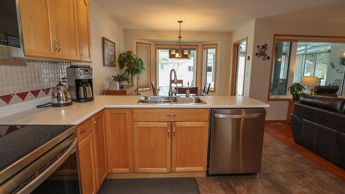 912 Ben Keer Drive, Kimberley, BC - Indoor Photo Showing Kitchen With Double Sink