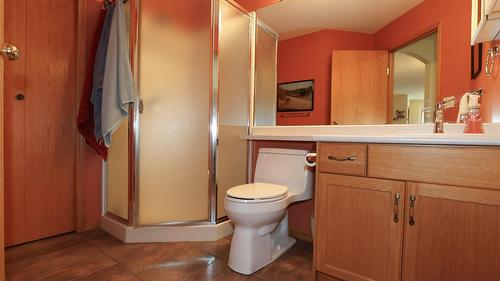 912 Ben Keer Drive, Kimberley, BC - Indoor Photo Showing Bathroom