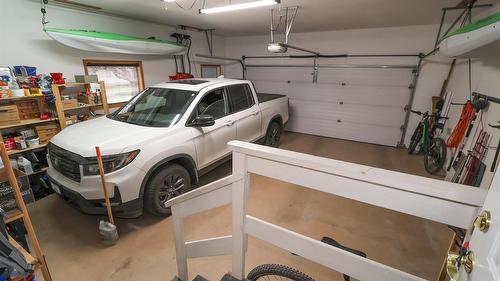 912 Ben Keer Drive, Kimberley, BC - Indoor Photo Showing Garage