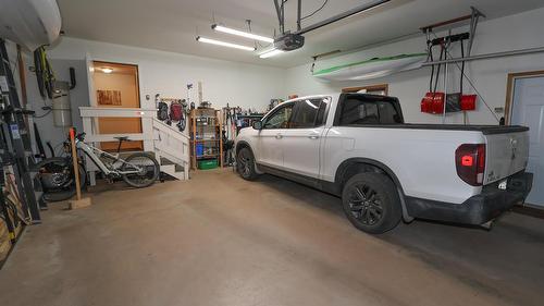 912 Ben Keer Drive, Kimberley, BC - Indoor Photo Showing Garage