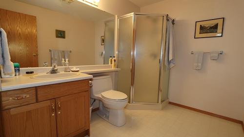 912 Ben Keer Drive, Kimberley, BC - Indoor Photo Showing Bathroom