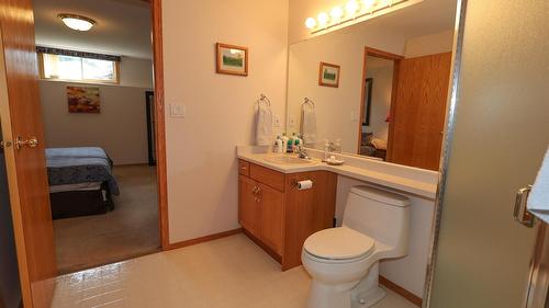 912 Ben Keer Drive, Kimberley, BC - Indoor Photo Showing Bathroom
