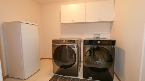 912 Ben Keer Drive, Kimberley, BC - Indoor Photo Showing Laundry Room