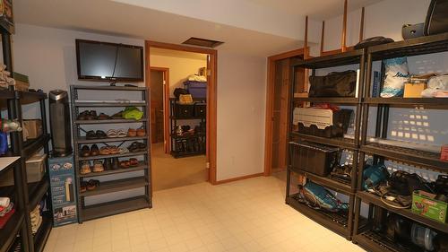 912 Ben Keer Drive, Kimberley, BC - Indoor Photo Showing Other Room