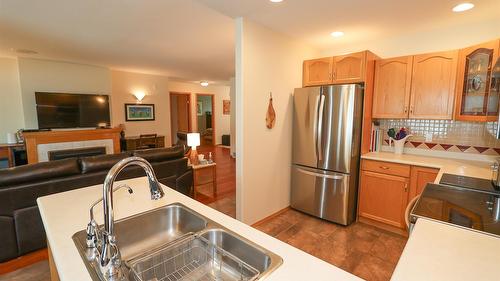 912 Ben Keer Drive, Kimberley, BC - Indoor Photo Showing Kitchen With Double Sink