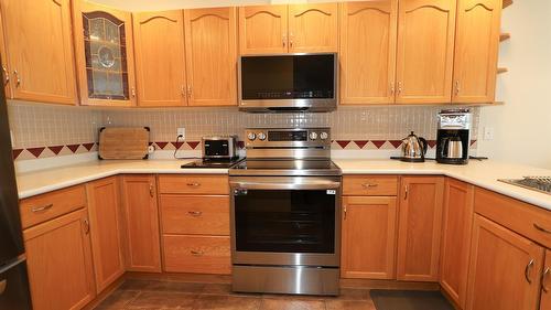 912 Ben Keer Drive, Kimberley, BC - Indoor Photo Showing Kitchen