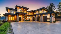752 Highpointe Place  Kelowna, BC V1V 2Y3
