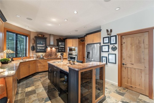 211 Ferntree Pl, Nanaimo, BC 