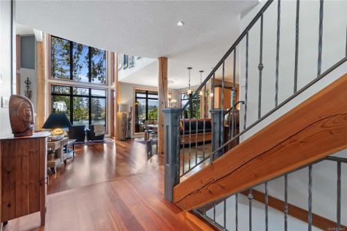211 Ferntree Pl, Nanaimo, BC 