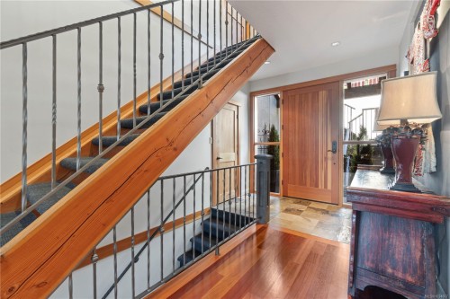 211 Ferntree Pl, Nanaimo, BC 