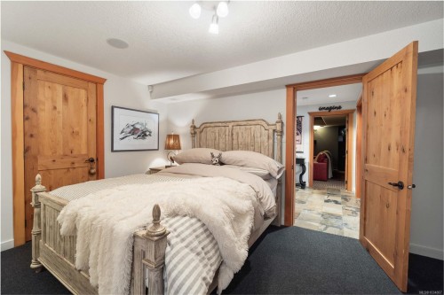 211 Ferntree Pl, Nanaimo, BC 