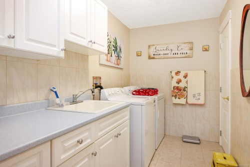 1781 Thurber Rd, Comox, BC 