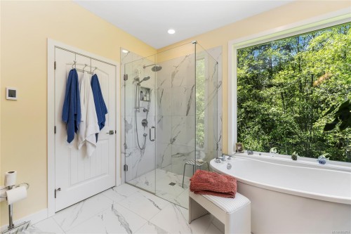 7586 Somenos Rd, Duncan, BC 