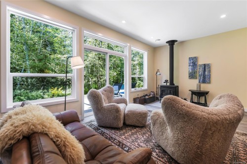 7586 Somenos Rd, Duncan, BC 