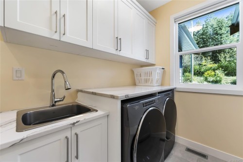 7586 Somenos Rd, Duncan, BC 