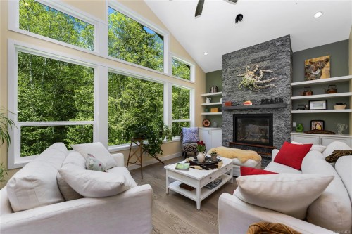 7586 Somenos Rd, Duncan, BC 