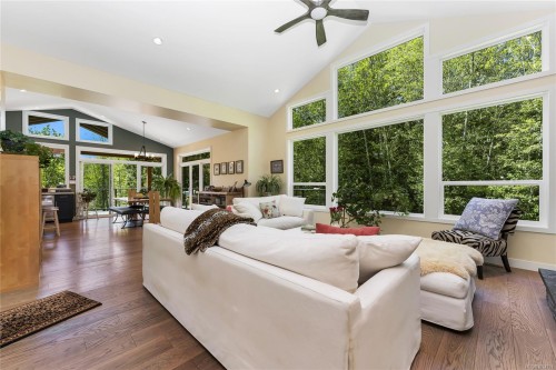7586 Somenos Rd, Duncan, BC 