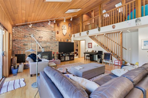 5630 Batu Rd, Saanich, BC 