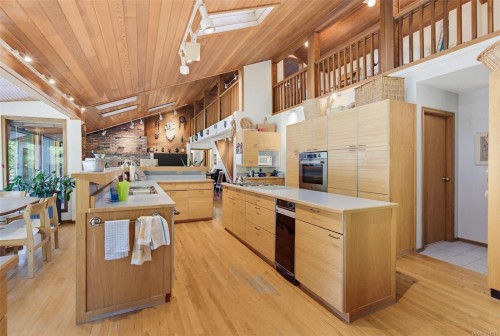 5630 Batu Rd, Saanich, BC 