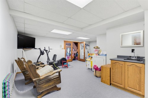 5630 Batu Rd, Saanich, BC 