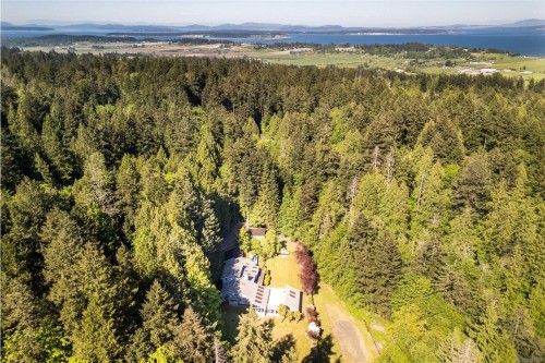 5630 Batu Rd, Saanich, BC 