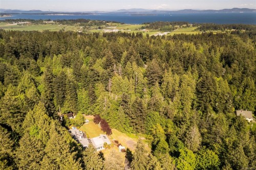 5630 Batu Rd, Saanich, BC 