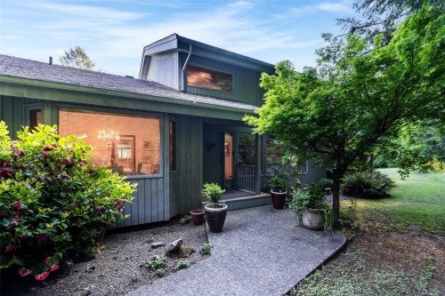 5630 Batu Rd, Saanich, BC 
