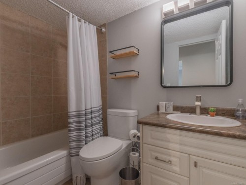 303-218 Bayview Ave, Ladysmith, BC - Indoor Photo Showing Bathroom