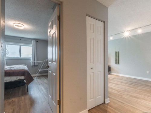 303-218 Bayview Ave, Ladysmith, BC - Indoor Photo Showing Bedroom