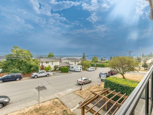 303-218 Bayview Ave, Ladysmith, BC - Outdoor With View
