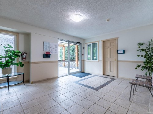 303-218 Bayview Ave, Ladysmith, BC - Indoor Photo Showing Other Room