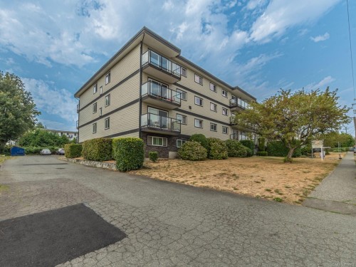 303-218 Bayview Ave, Ladysmith, BC - Outdoor