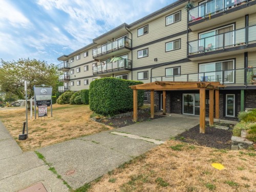 303-218 Bayview Ave, Ladysmith, BC - Outdoor