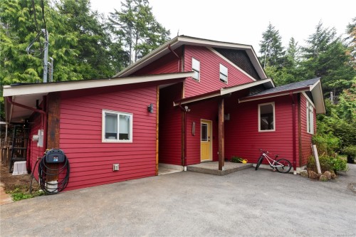 1302 Victoria Rd, Ucluelet, BC 