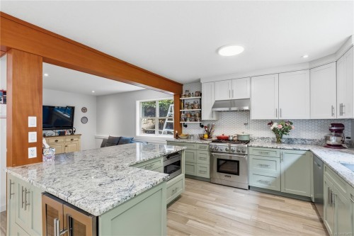 1302 Victoria Rd, Ucluelet, BC 