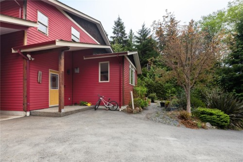 1302 Victoria Rd, Ucluelet, BC 