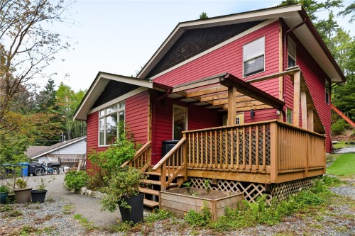 1302 Victoria Rd, Ucluelet, BC 