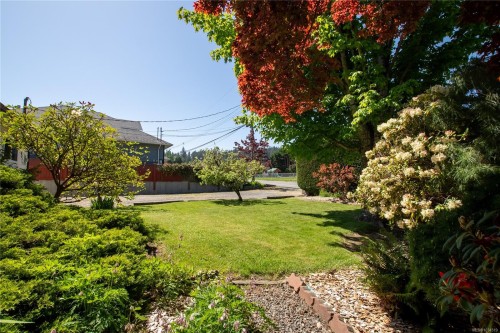 8071 Queen St, Crofton, BC 
