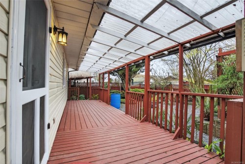 8071 Queen St, Crofton, BC 