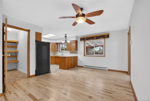 8071 Queen St, Crofton, BC 