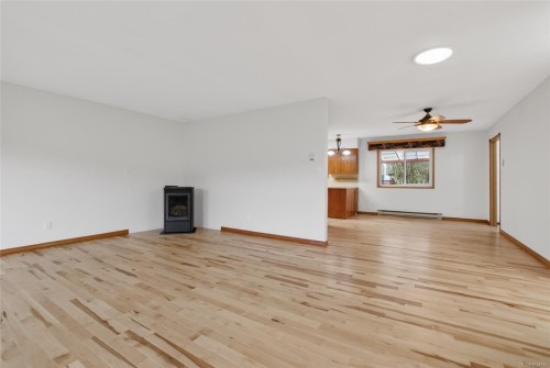8071 Queen St, Crofton, BC 