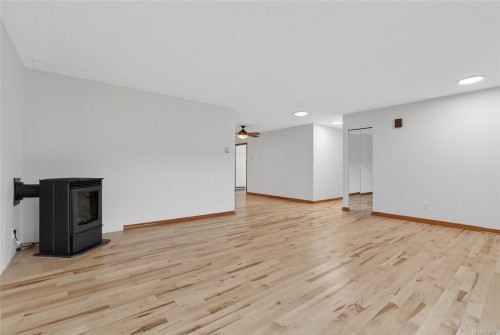 8071 Queen St, Crofton, BC 